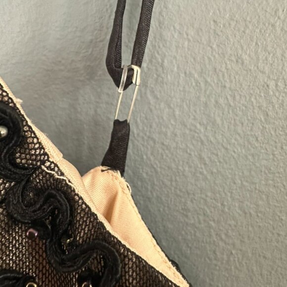 90s Vintage Niki  Livas Black Lace Overlay Formal Dress Open Back - Picture 12 of 12